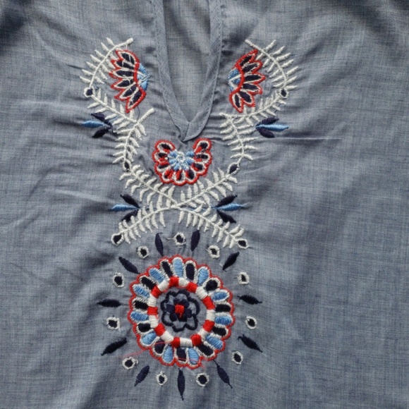 Cute top - Picture 5 of 6